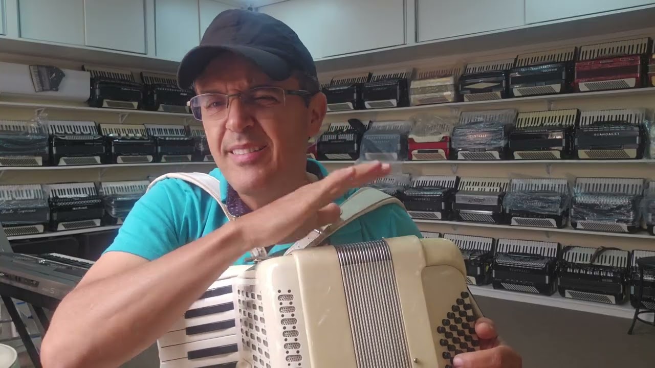 (16.000,00) Acordeon 120 Baixos Scandalli Mod. Silvana 