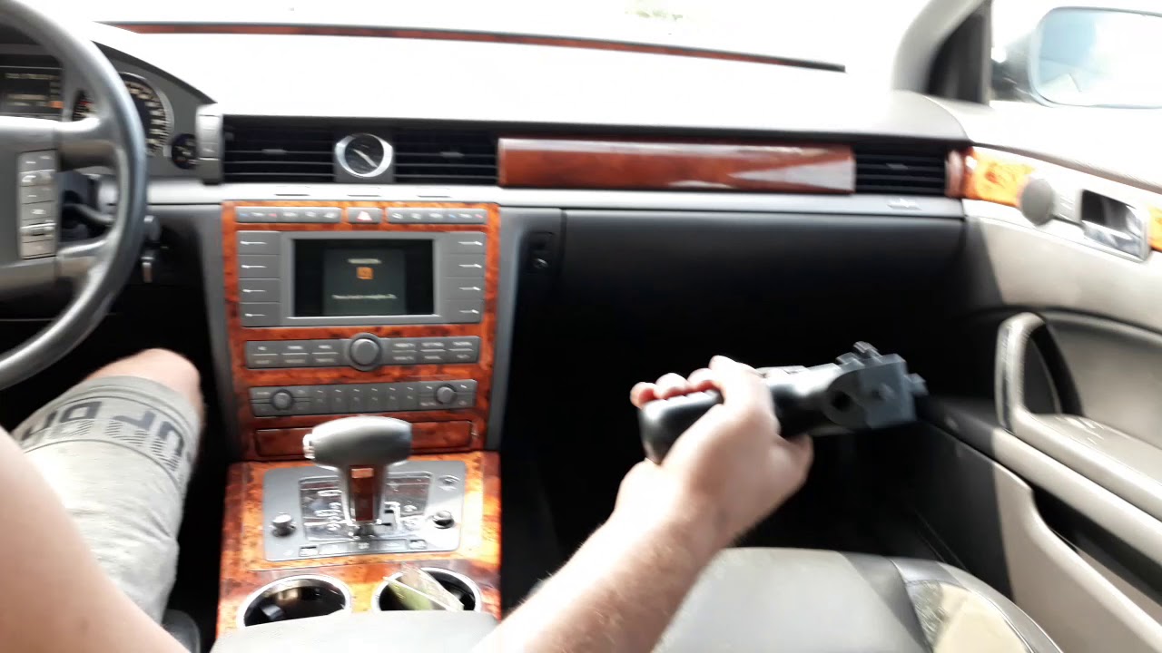ŠVERCER PRODAJE VW PHAETON