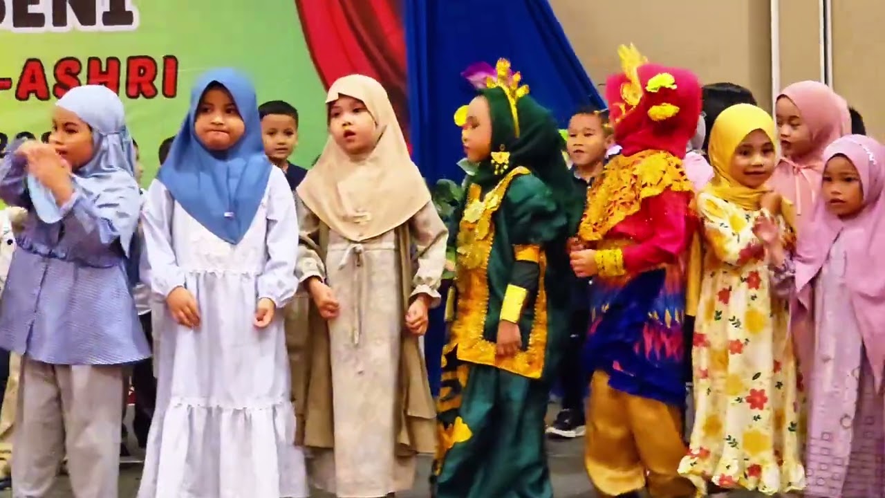 Tari tradisional tkit al ashri