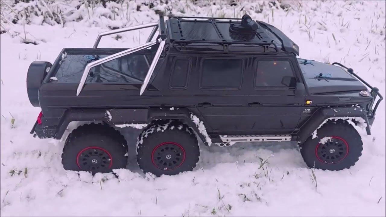 Offroad in de Sneeuw ❄️ #6x6 #mercedes #traxxas