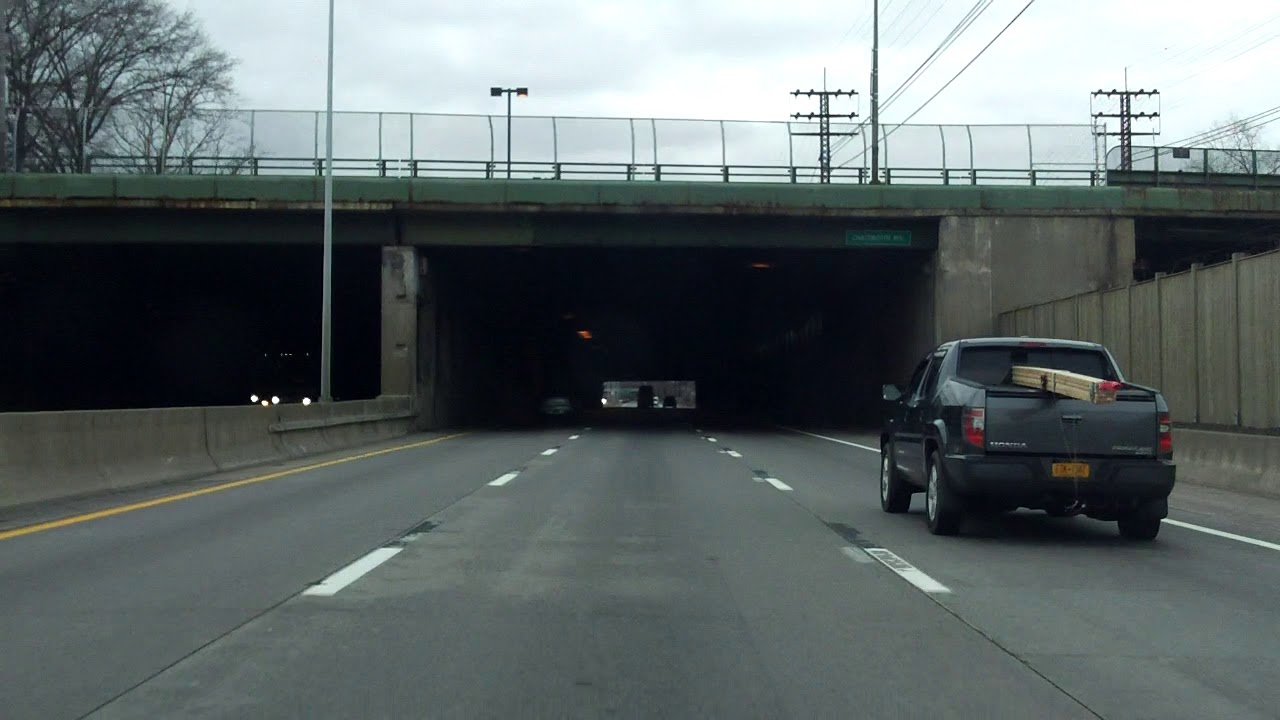 New England Thruway (Interstate 95 Exits 9 to 21) northbound (COVID-19)