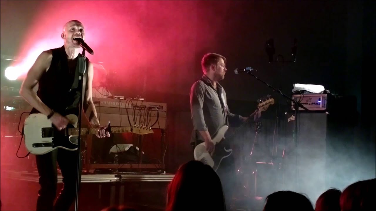 Juha Tapio - Kaksi puuta - Live @ Peurunka Areena 31.10.2015