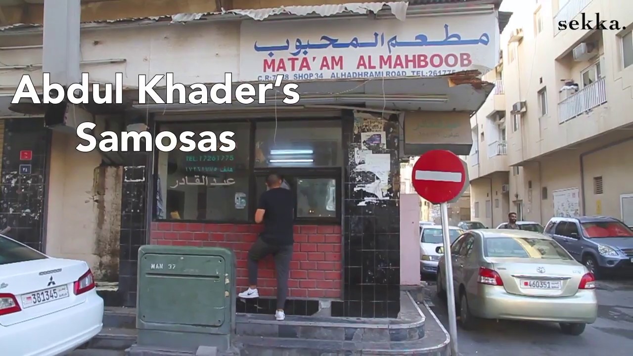 This Bahraini kiosk wraps 10,000 samosas a day!