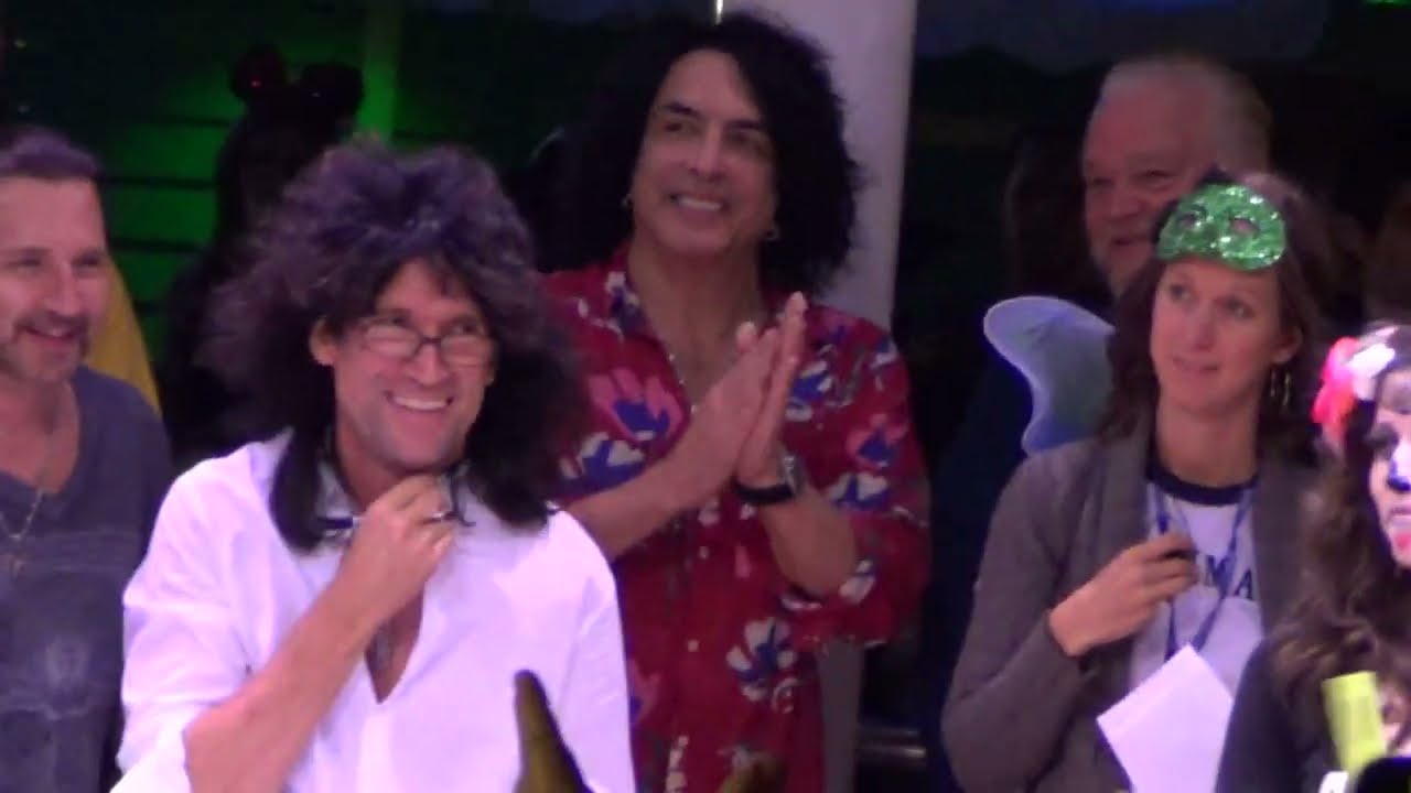 Tommy Thayer - 2012-10-31 - KISS KRUISE II - Costumes contest