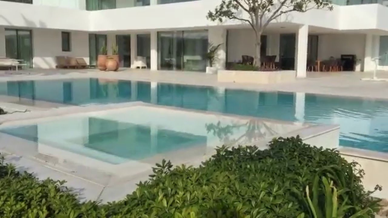 Nueva Andalucia Spain.Contemporary villa with Tennis Court