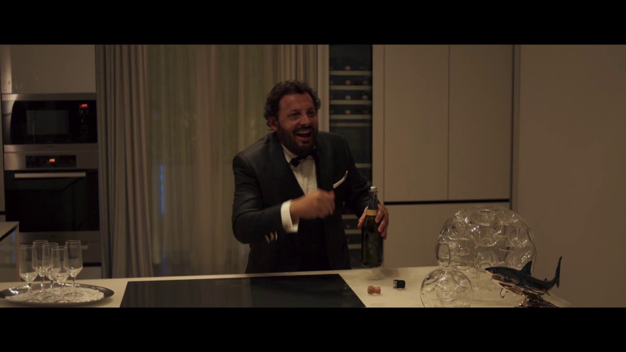 TUTTA UN'ALTRA VITA - Clip - 
