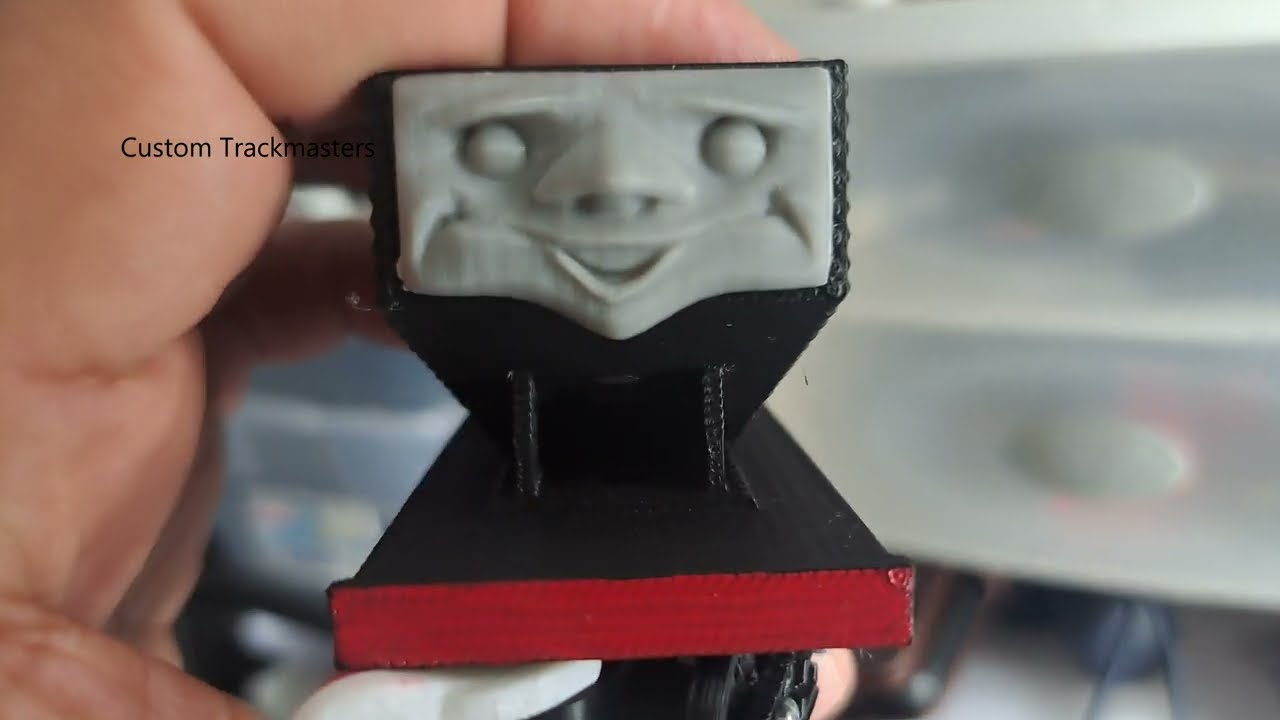 3D-печатная модель Trackmaster с изображением Гектора Томаса и его друзей.
