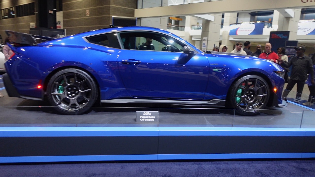 Форды Мустанг. Чикагский автосалон 2026