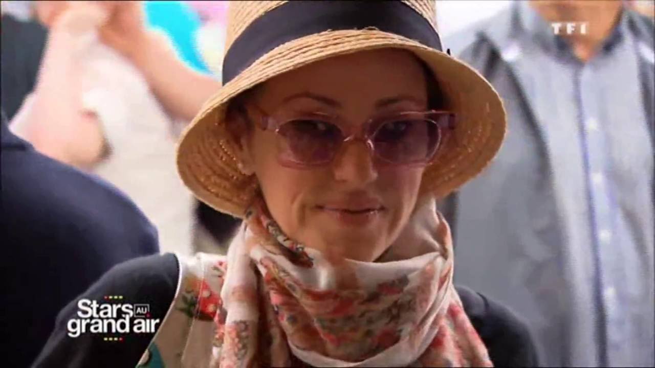 Stars au Grand Air 26 12 2014 - Michel Fugain et Tina Arena au marché