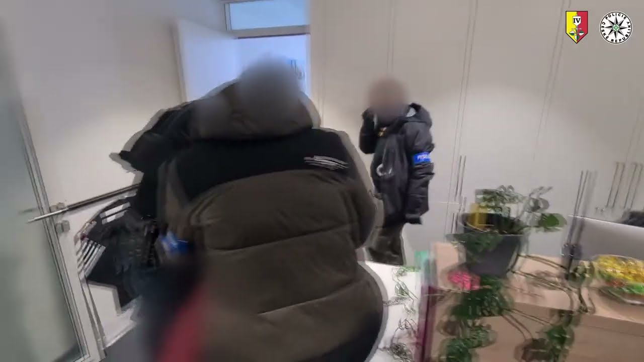 ZADRŽENÍ PODEZŘELÝCH Z INVESTIČNÍCH PODVODŮ