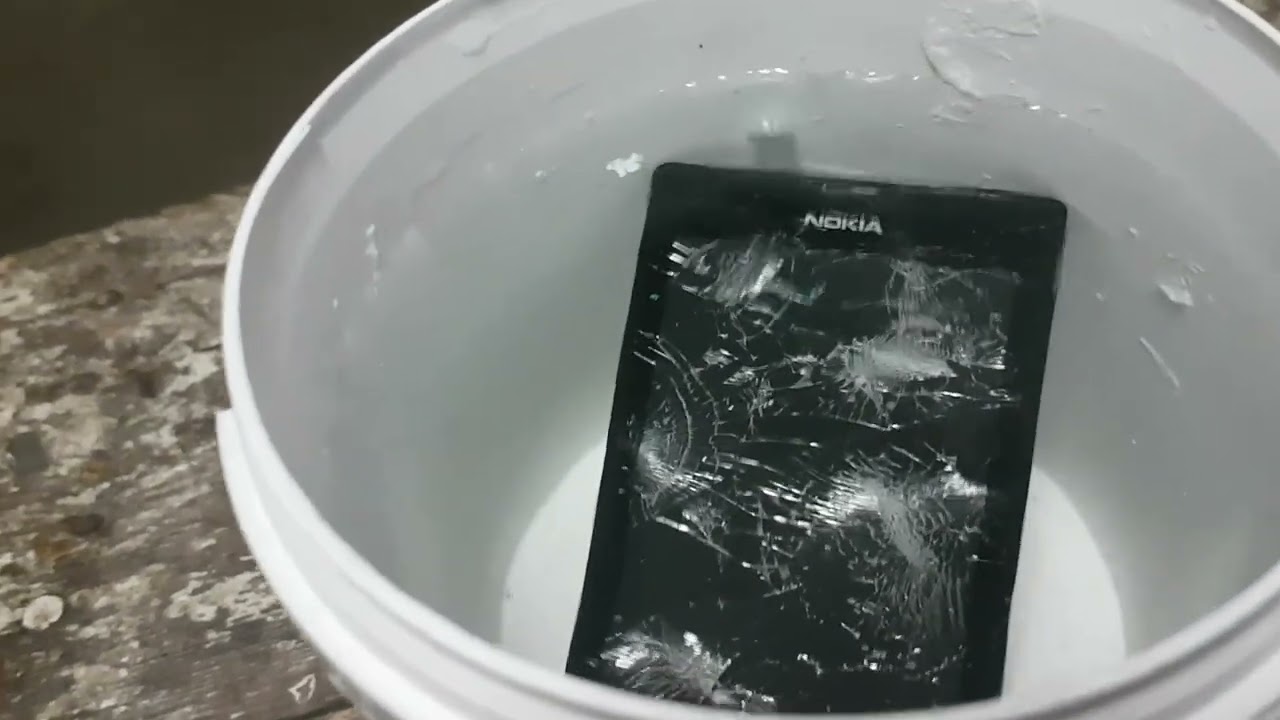 Nokia Lumia CRASH TEST