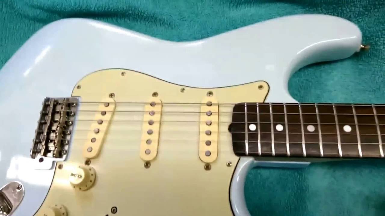 Sonic Blue Strat how to Relic the Nitro Finish Body Lacquer Checking and Crazing