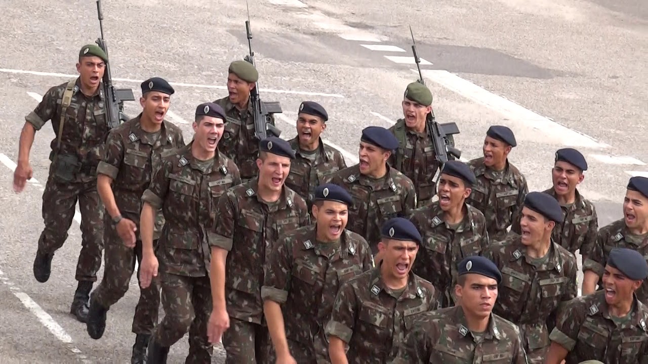 Desfile em comemoração ao Dia Do Soldado no 38 BI Vila Velha ( Parte 4 )
