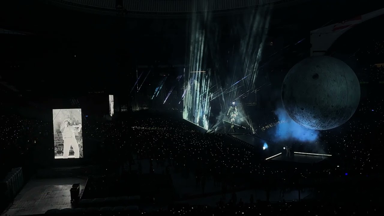 230718 The Weeknd - Lost in the Fire (Live in Madrid)