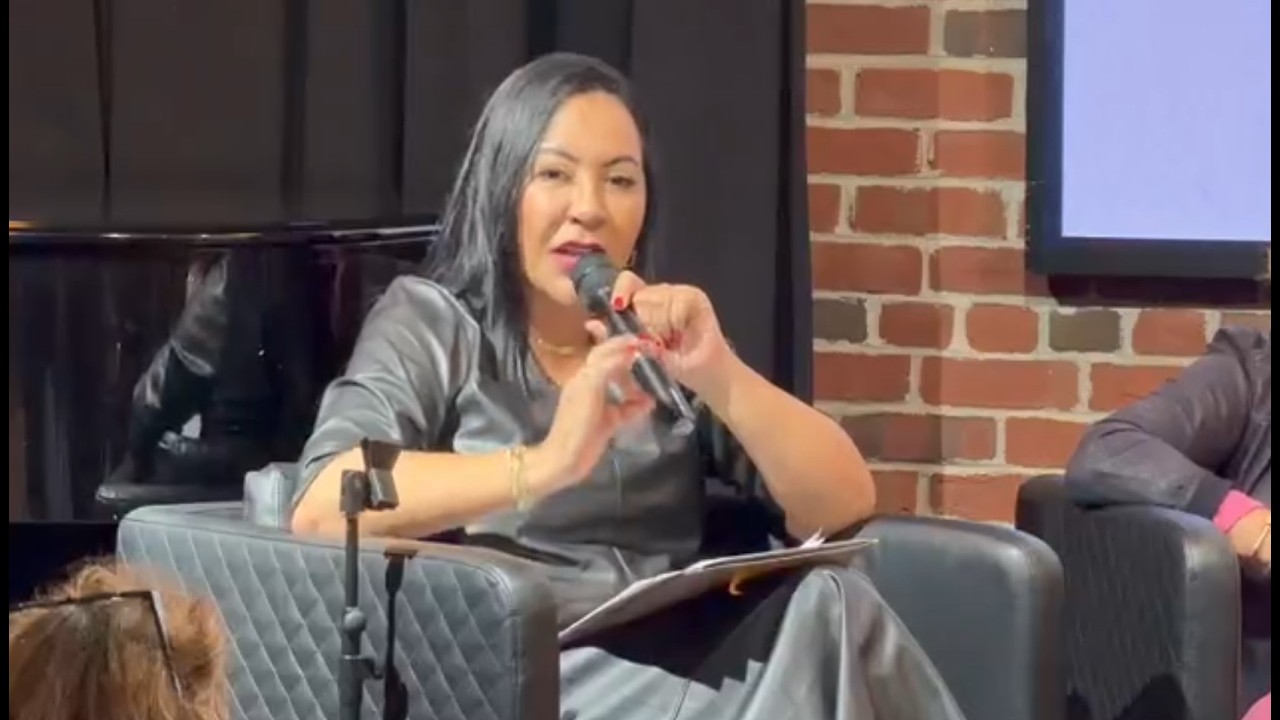 Cómo cerrar la brecha de liderazgo: mujeres en gobiernos locales — M