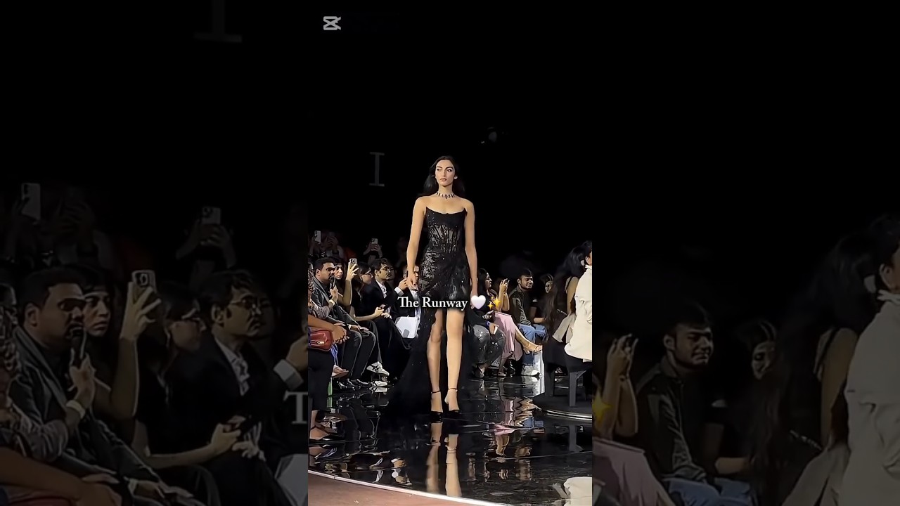 Avanti Nagrath Opens the Show #supermodel #indianfashion #bollywood #trending