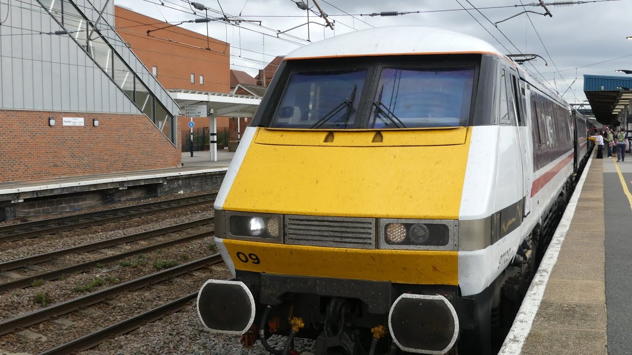 Trains at Doncaster | Class 91s! | 66035! | 56s & 70s! + 47703 as well as Ex SE 466s! Dec 24