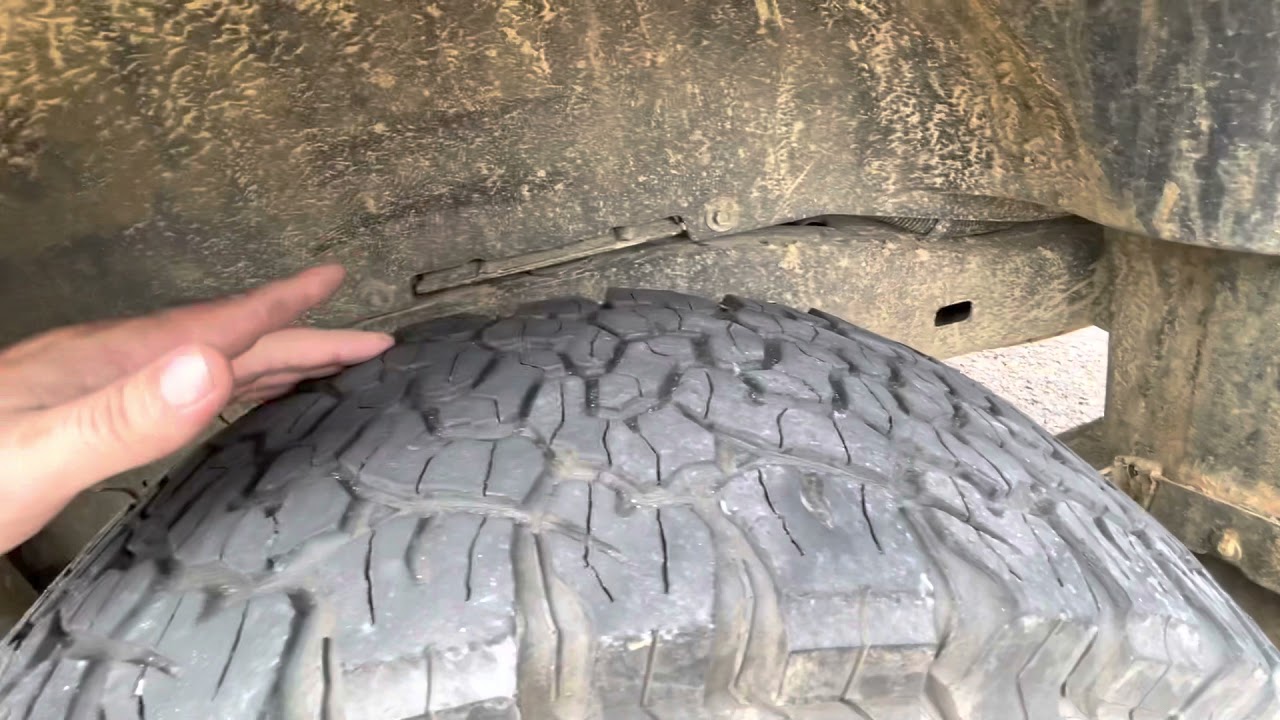 Customer states noise while driving