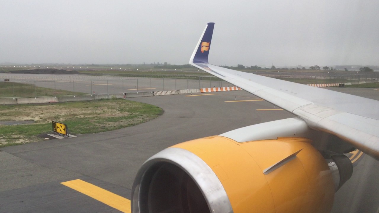 Icelandair Boeing 767-300ER (Winglets) Landing + Taxi at New York John F. Kennedy Int'l Airport