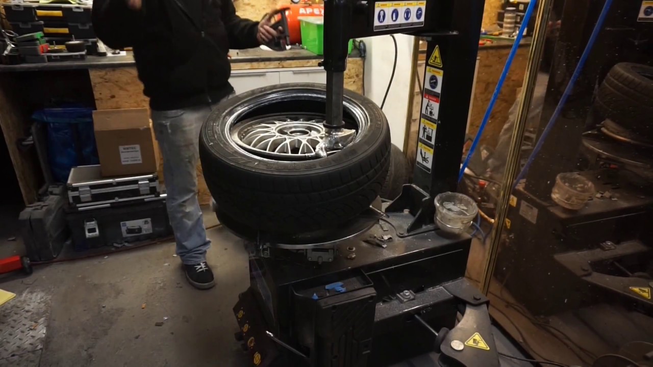 Wie montiere ich einen Reifen? by DC Motors