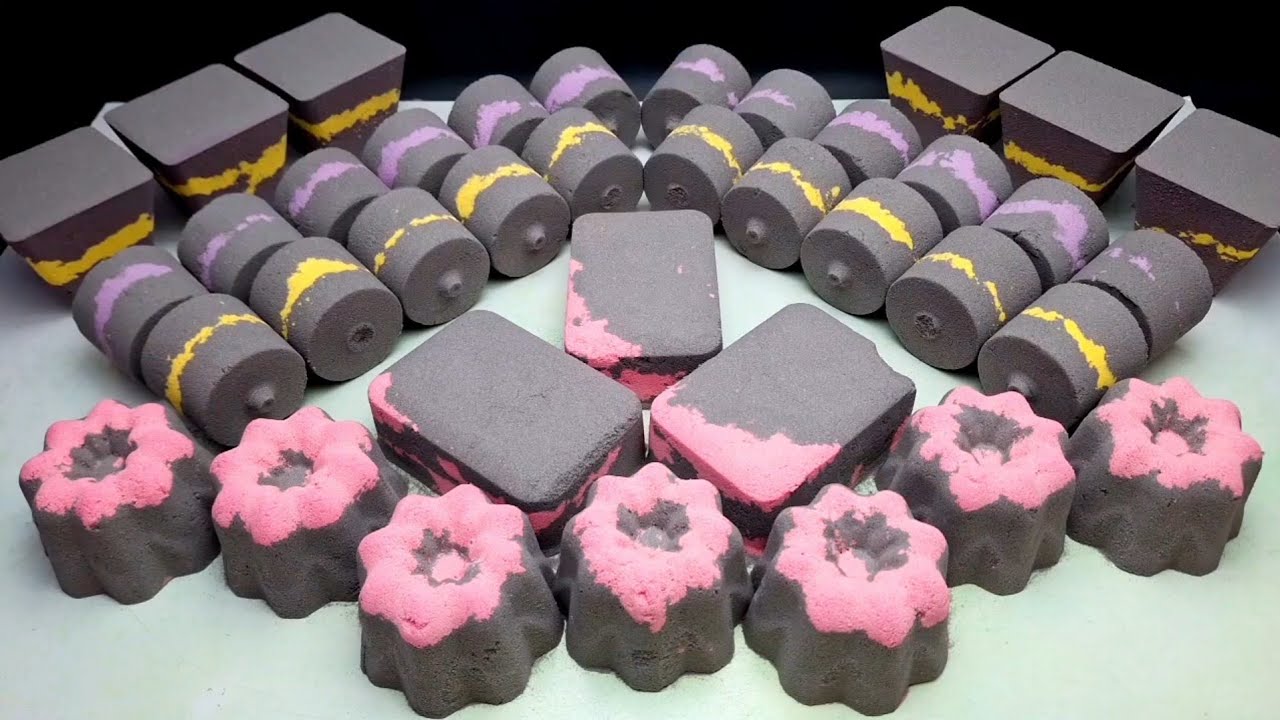 Crushing black baking soda ASMR