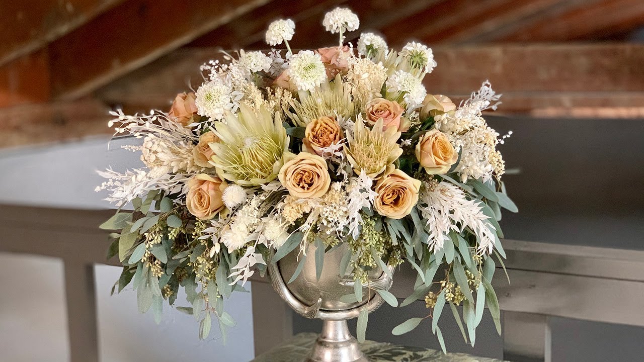 Eucalyptus & Dried-Flower-Centerpiece