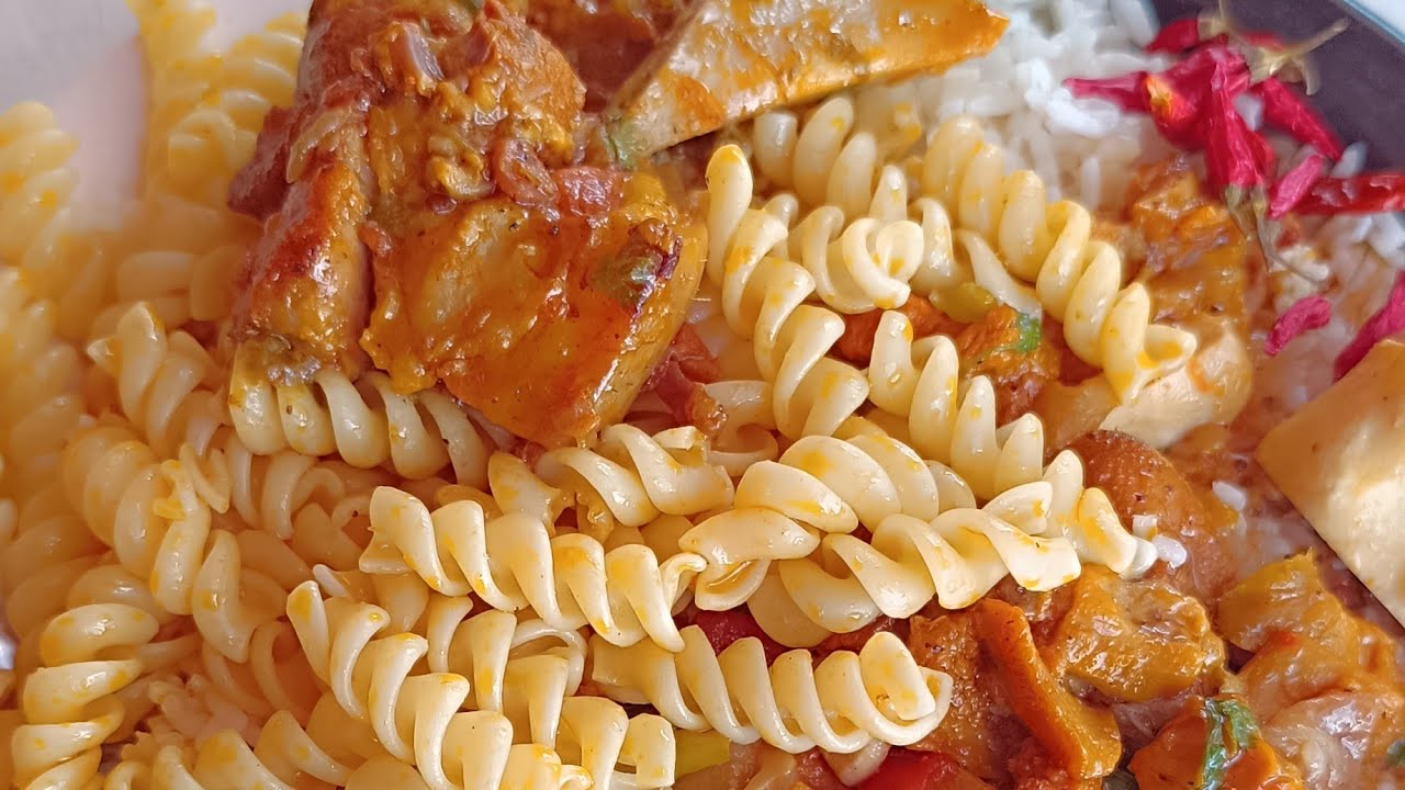 #COMENDO COM A POLY MUKBANG|ALMOÇO 0800 NA CASA DOS OUTROS|ARROZ, MACARRÃO, PANELADA E +😋