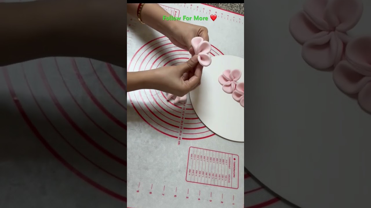# Fondant Flowers 🌸 Tutorial |Easy to make sugar paste flowers 🌺 