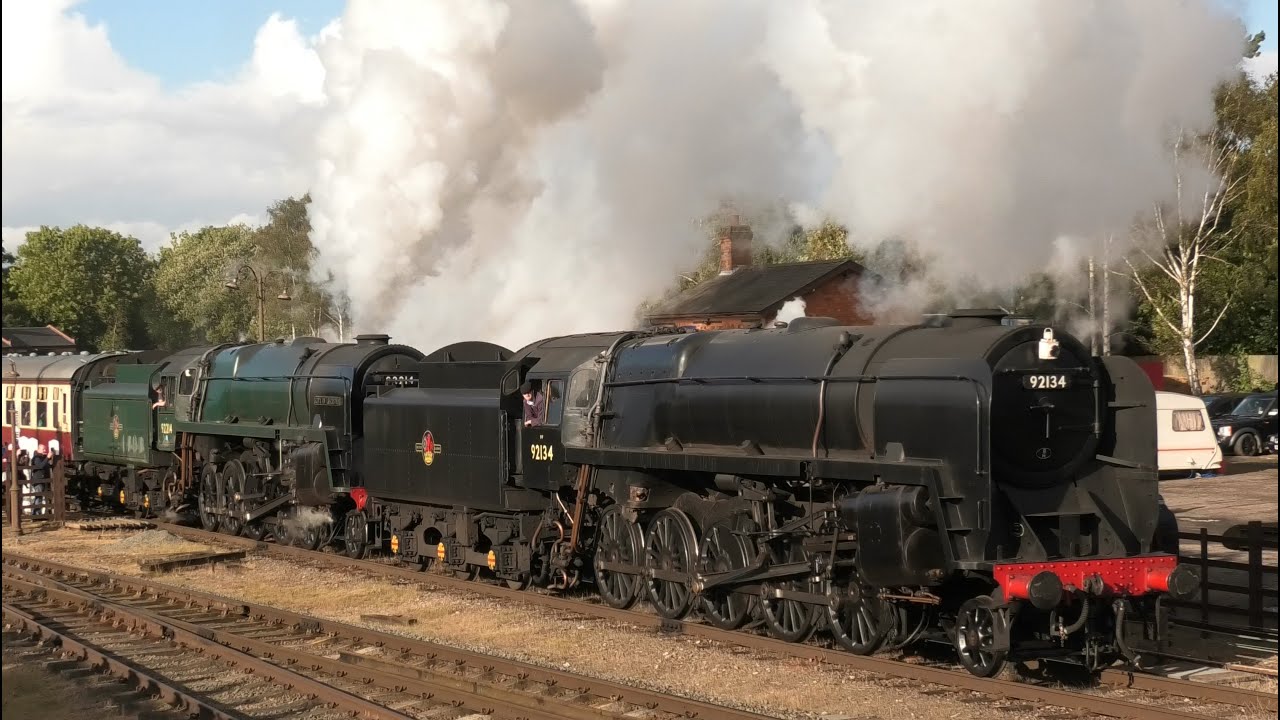 Double Headed 9F's ! 92134 & 92214 On The GCR Autumn Steam Gala