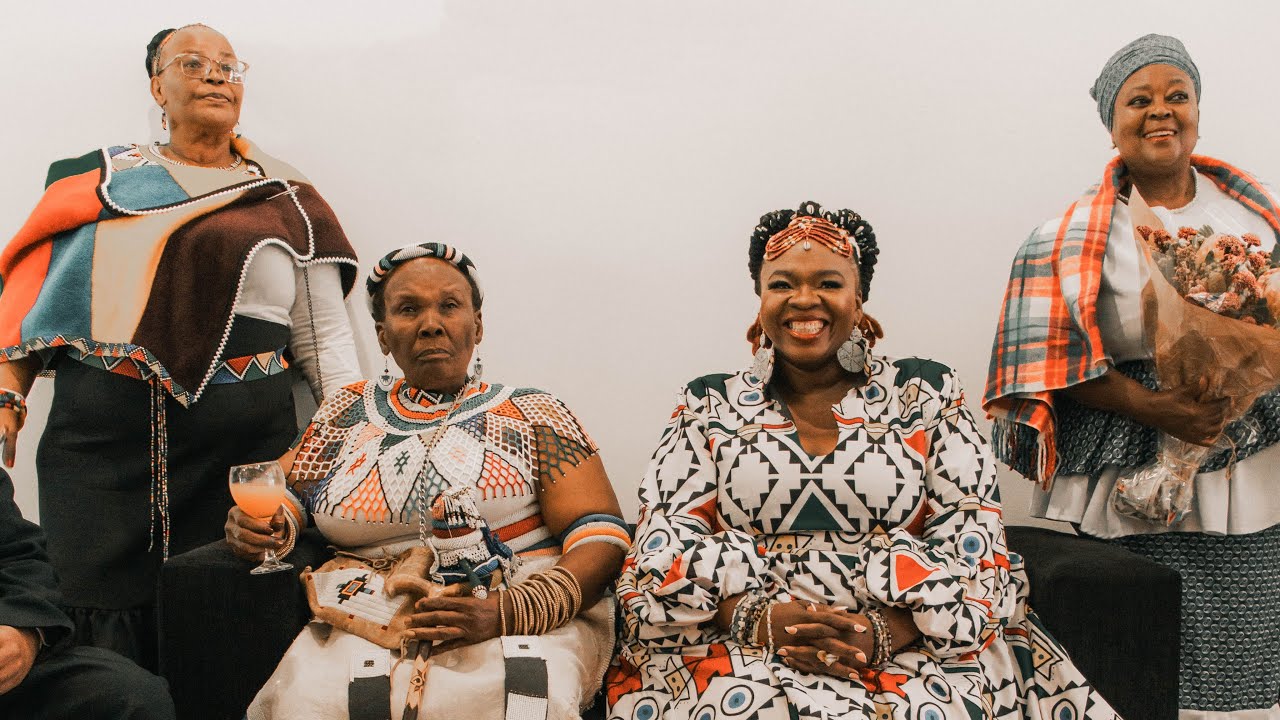 Mmakgabo Helen Sebidi&rsquo;s &lsquo;Ntlo E Etsamayang&rsquo; (The Walking House) Opening at the UJ Art Gallery