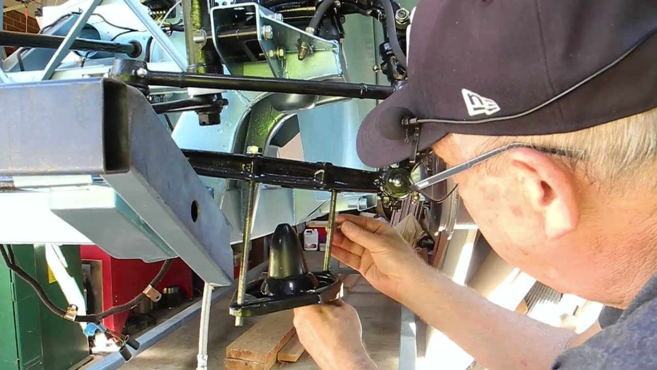 Austin Healey 100/4 (AH45) Fitting coil springs