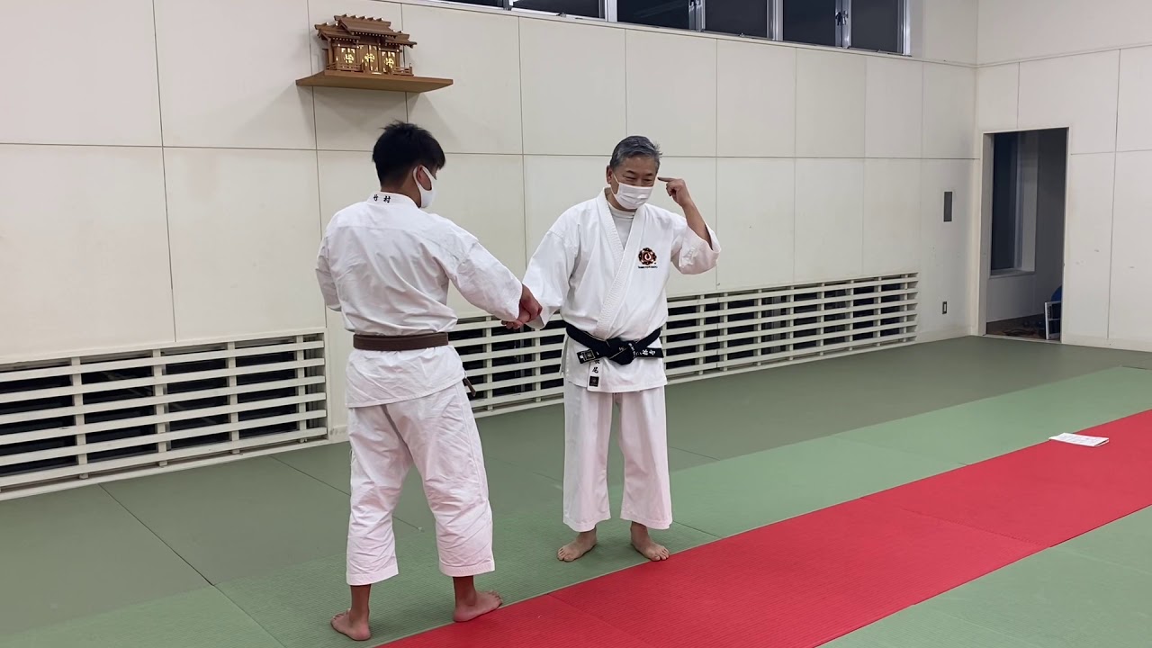 Shorinji  Kempo  　逆小手裏固    Gyaku gote　uragatame　少林寺拳法