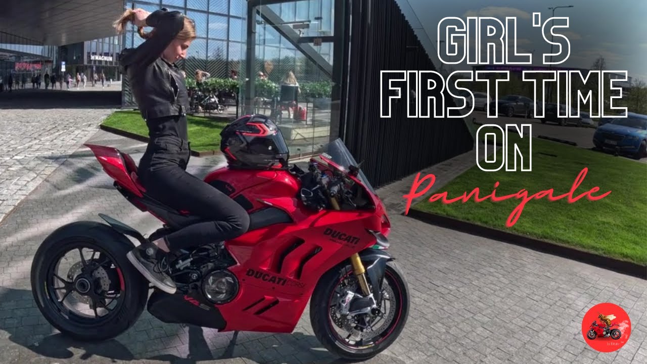 2023 Ducati Panigale V4S | Girl's first test drive