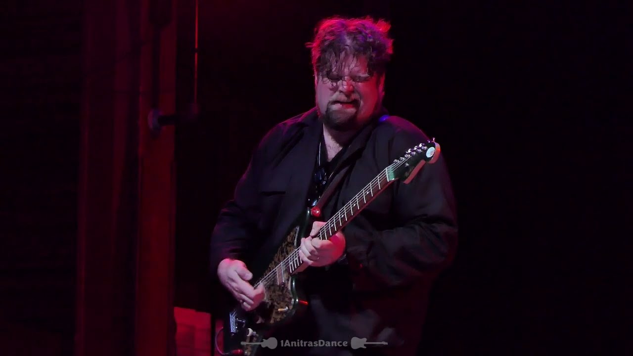JD Simo - Baby Please Don't Leave Me - 8/26/22 Orpheum Theatre - Flagstaff, AZ