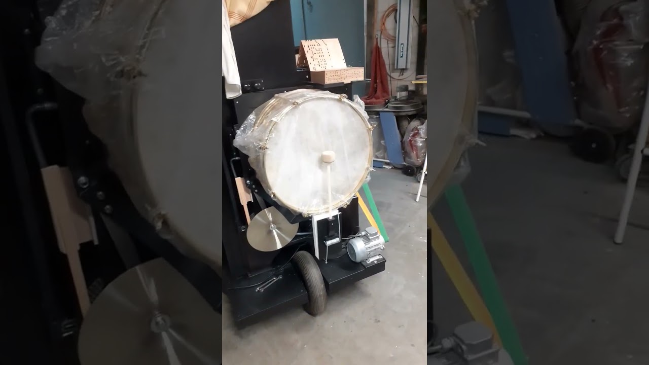 Een  oude tango uit de jaren 30  op klein orgeltje.