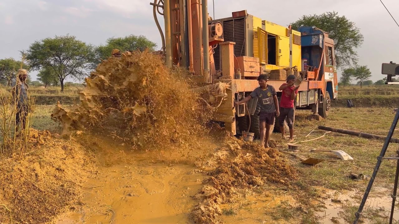 Borewell Drilling 20 Hp Motor 195 Feet Deep boring With Coconut water checking Method | Borewells