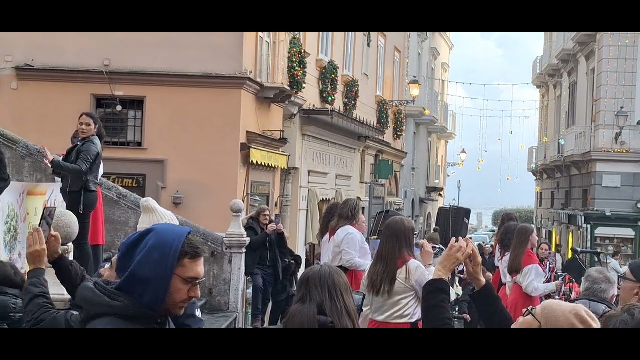 gruppo folk Lone di Amalfi..capodanno amalfi 2024