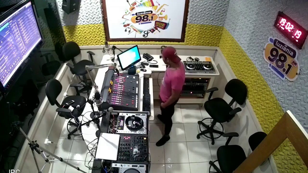 Est&uacute;dio ao Vivo - Luzi&acirc;nia FM 98.1