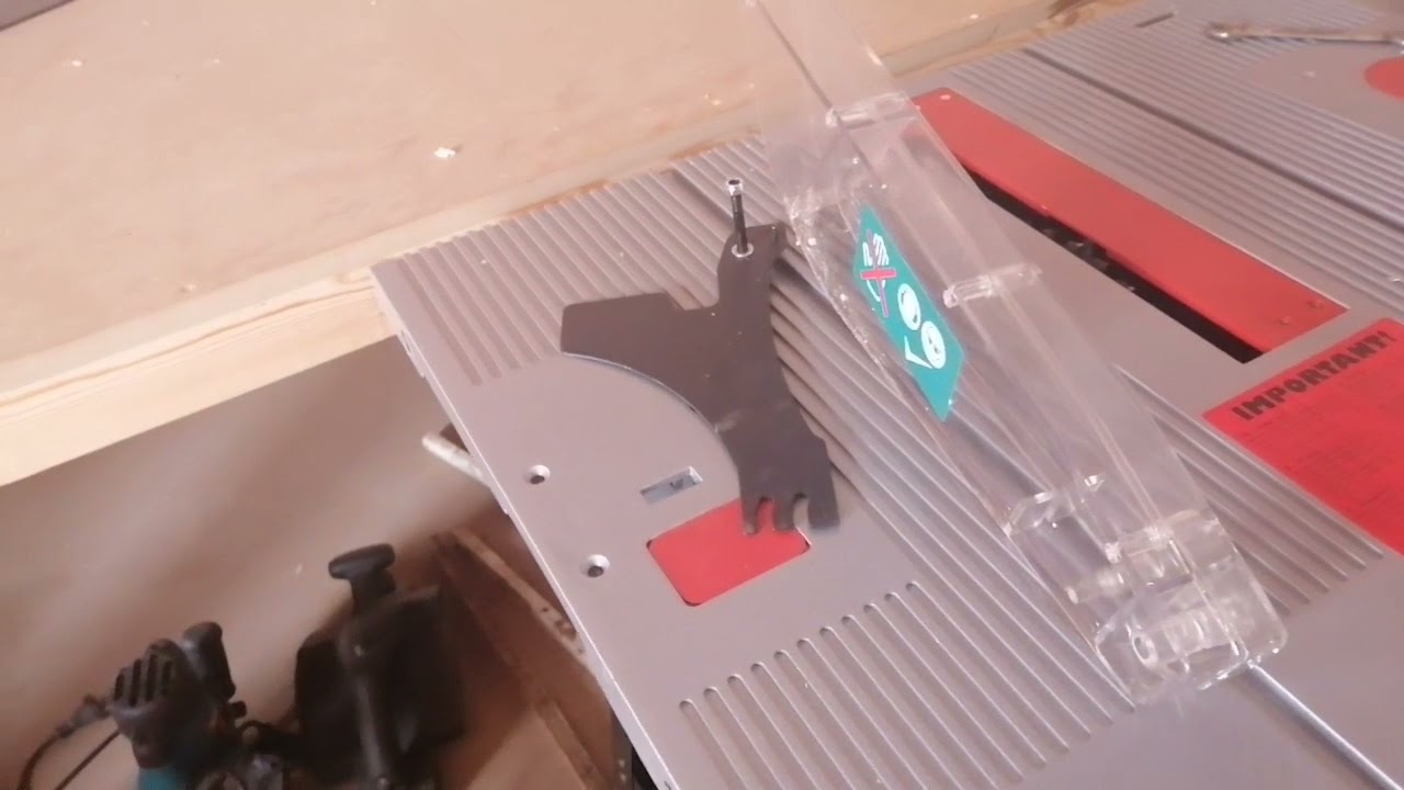 TOTAL Table Saw TS5152542  montage part 2.mounting  the  total table saw. Table de scie