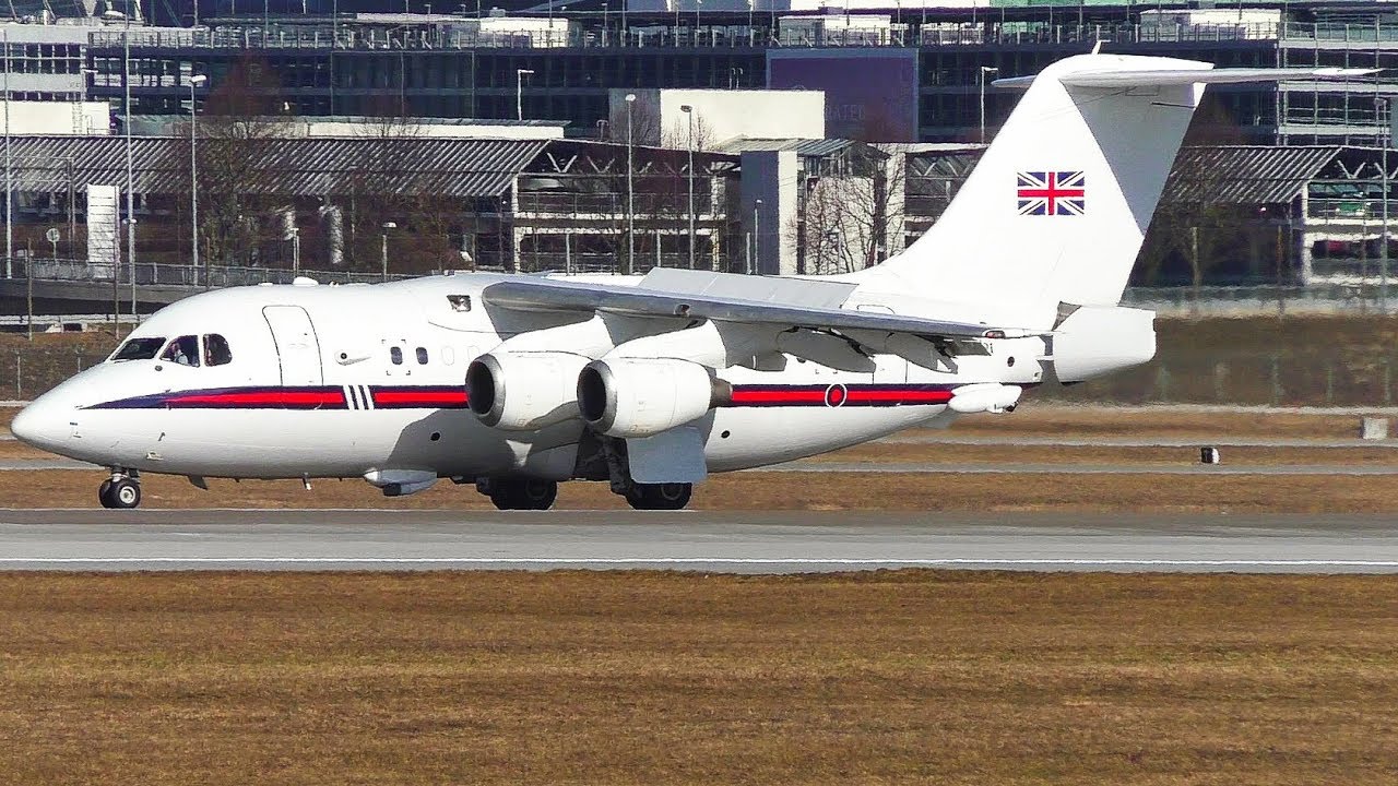 [FullHD] Royal Air Force BAE-146 (ZE701) Landing+Take off at Munich Airport!