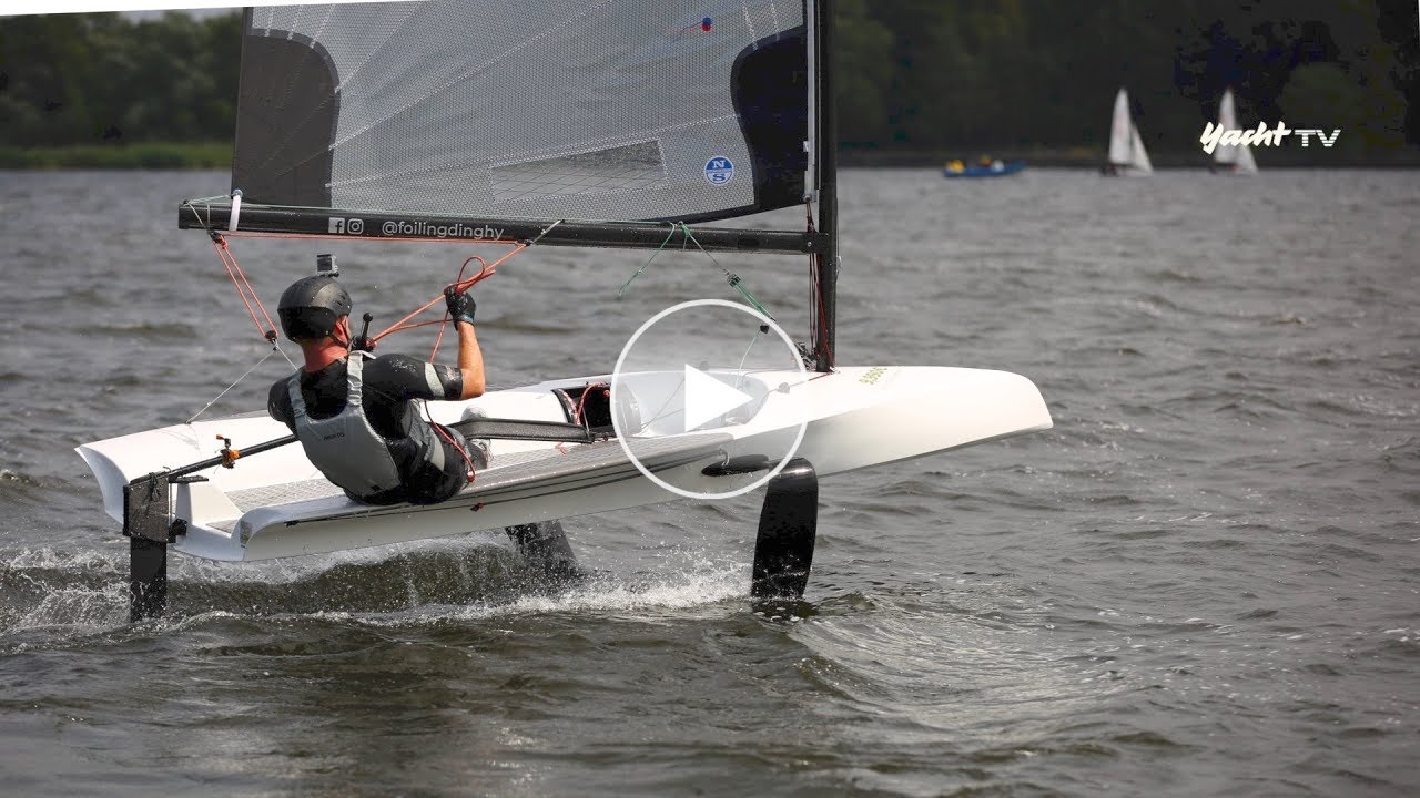 Diese Jolle hebt ab! Foiling Dinghy: Fliegen für Einsteiger und Fortgeschrittene