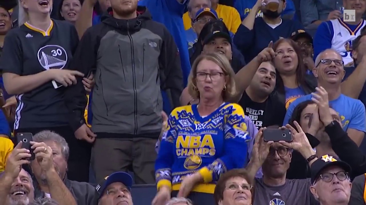 Warriors fan crazy show on Dance Cam - Golden State Warriors vs. Dallas Mavericks - 09/11/2016