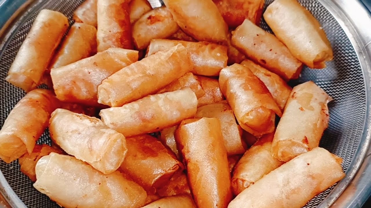Học Được Cách Làm Chả Giò Giòn Thơm Rất Ngon Từ Chị Thợ Nấu Đám Tiệc