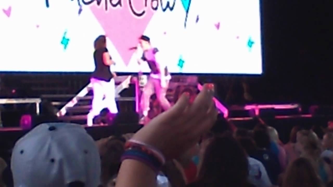 Rachel Crow 