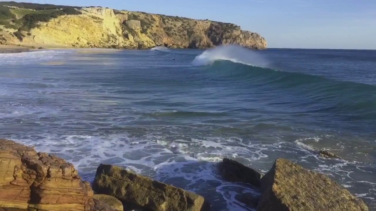 Surfing Algarve during a surftrip in winter '17