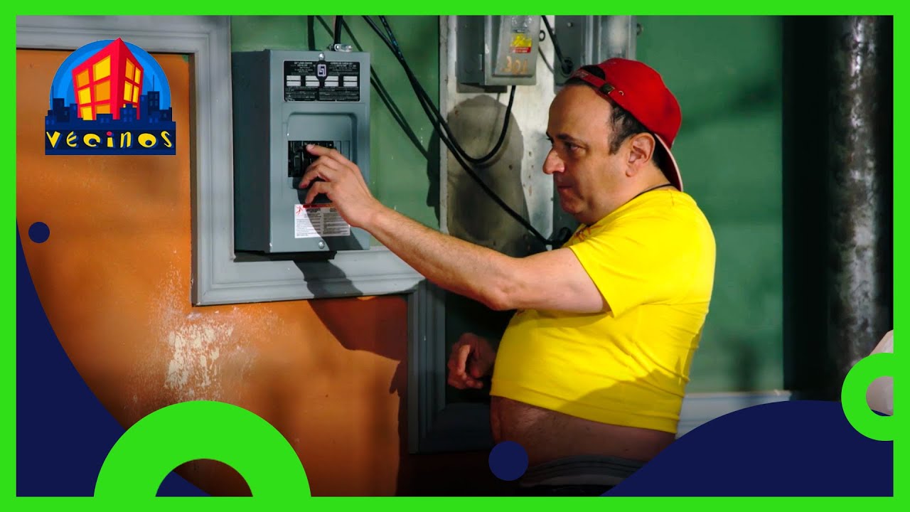 Vecinos: A Germán se le prende el foco | C2 T11 | Distrito Comedia