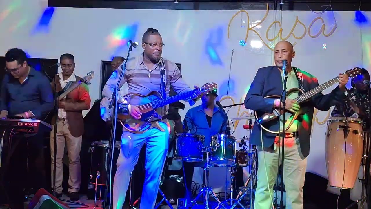 AROZE TWOUBADOU LIVE @KASA CHAMPET PERFORMING #ABONNEVOUS