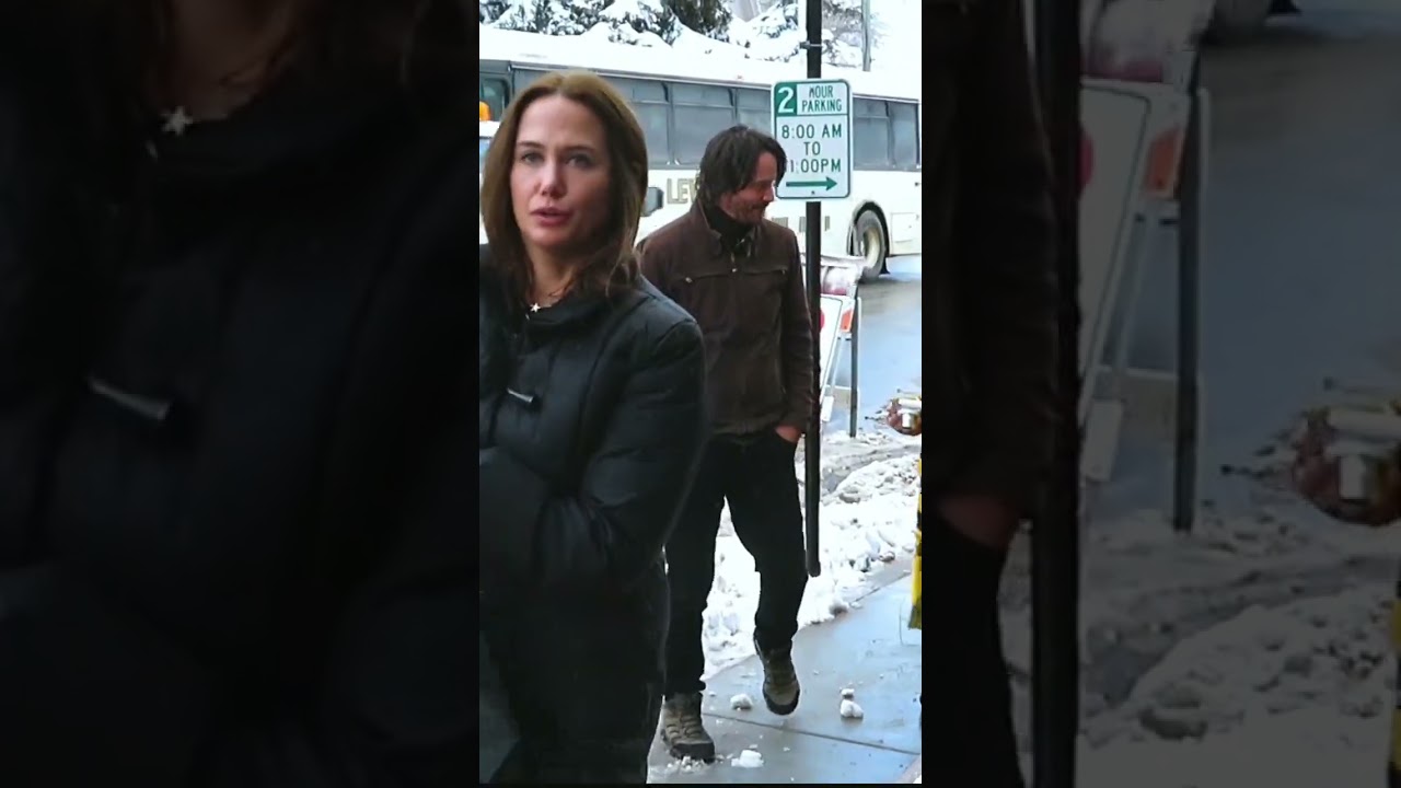 How Cool is Keanu Casually Chatting With Fans 🙌