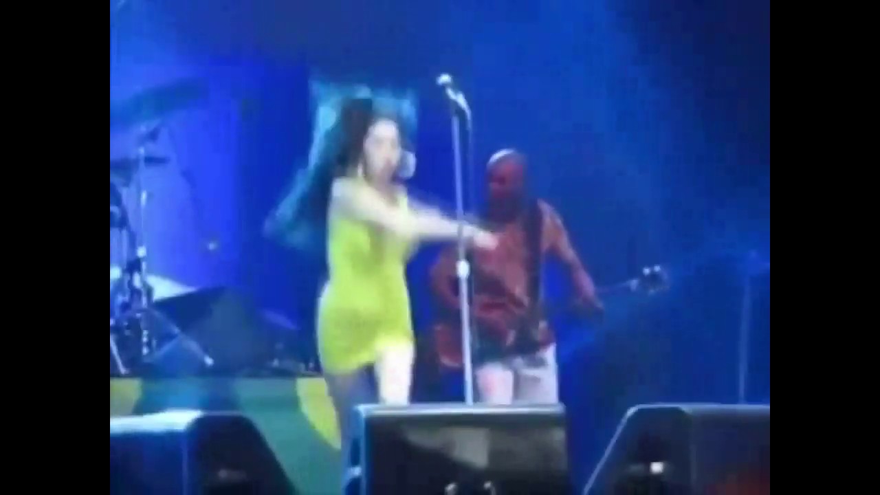 Amy Winehouse - Drunk