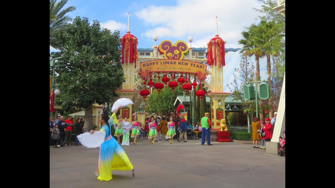 Lunar New Year 2014 at Disney California Adventure, Chinese Fan Dancers